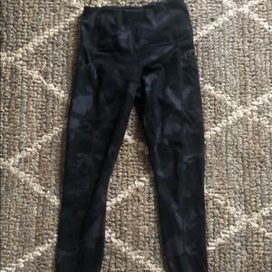 Yogalicious lux camo 7/8 leggings